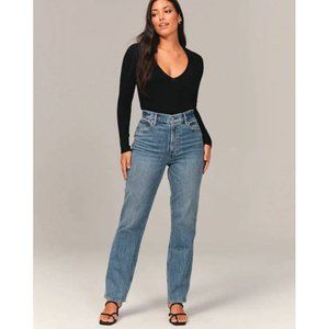Abercrombie & Fitch Curve Love 90s Ultra High Rise Straight Jeans Size 27 / 4
